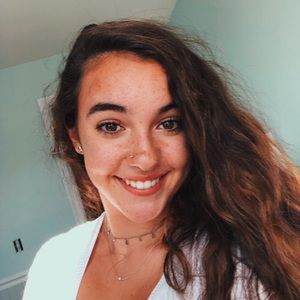 Meet your Posher, Evie